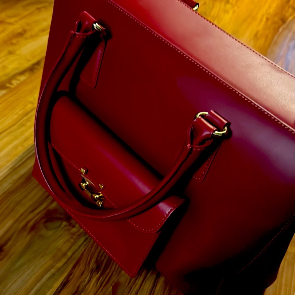 VITTORIA NAPOLI  woman’s made in Italy Lathers Scathed handbag